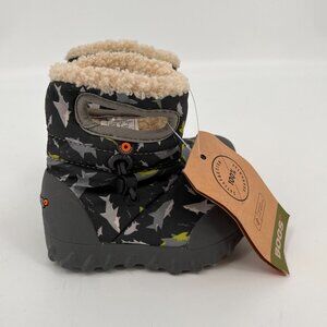 BOGS - B-Moc Sharks Snow Boots Infants Size 5 Winter Snow Outdoors